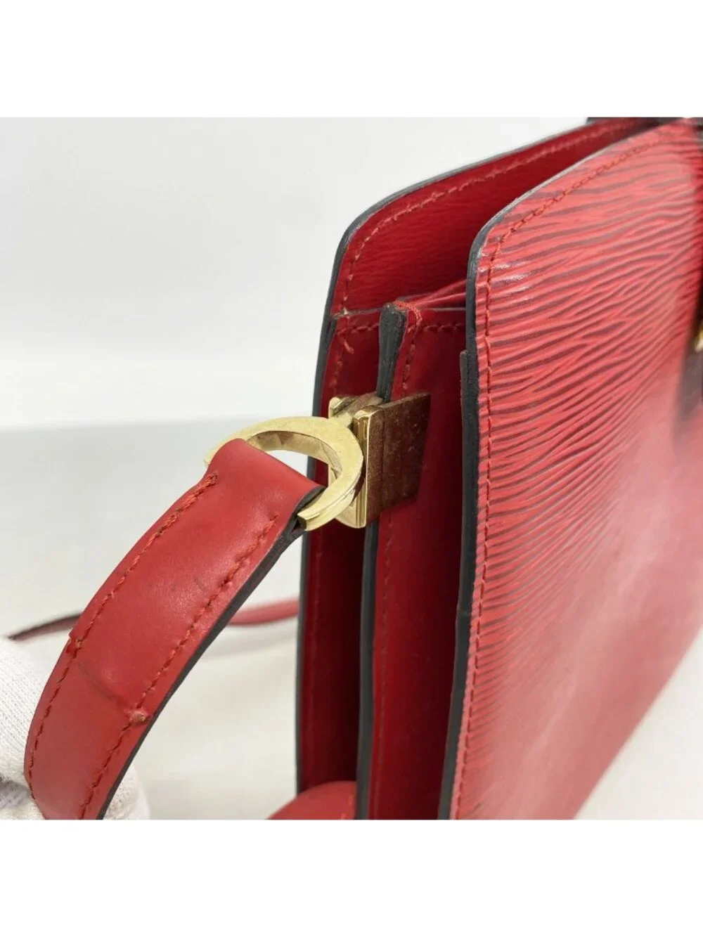 Louis Vuitton Shoulder Bag Epi Capuchin Castilian